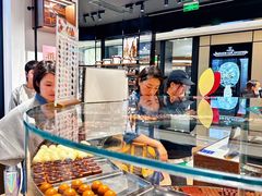 -Laderach 莱德拉(上海环贸iapm店)