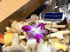 -一朵菌·野生菌探索家火锅(南亚店)