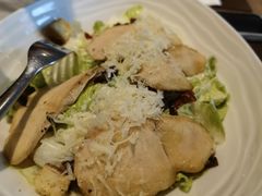 凯撒沙拉配低温煮鸡肉-THE CLUBHOUSE(G公寓酒店)