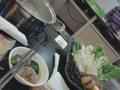-呷哺呷哺(世贸.工三店)