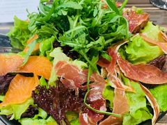 烟熏三文鱼色拉-BomBa意大利餐厅