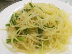 芹菜土豆丝-李连贵熏肉大饼(沈阳站店)