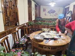 -果松木炭酸菜铜火锅·外婆参鸡汤