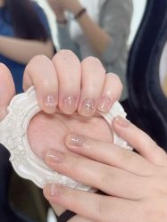 -芊屿芊浔美甲