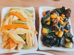 -顺溜·手工刀削面·黑金店(铜锣湾店)