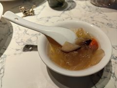 银耳炖雪梨-奉天小馆·非遗东北菜(济南万象城店)