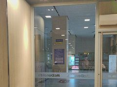 -麦当劳(轻轨曹杨路店)