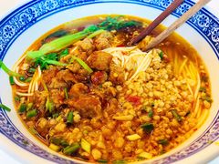 辣肉面-沪西老弄堂面馆(定西路店)