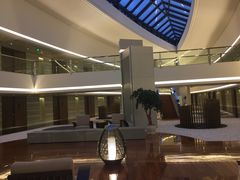 -上海滴水湖皇冠假日酒店