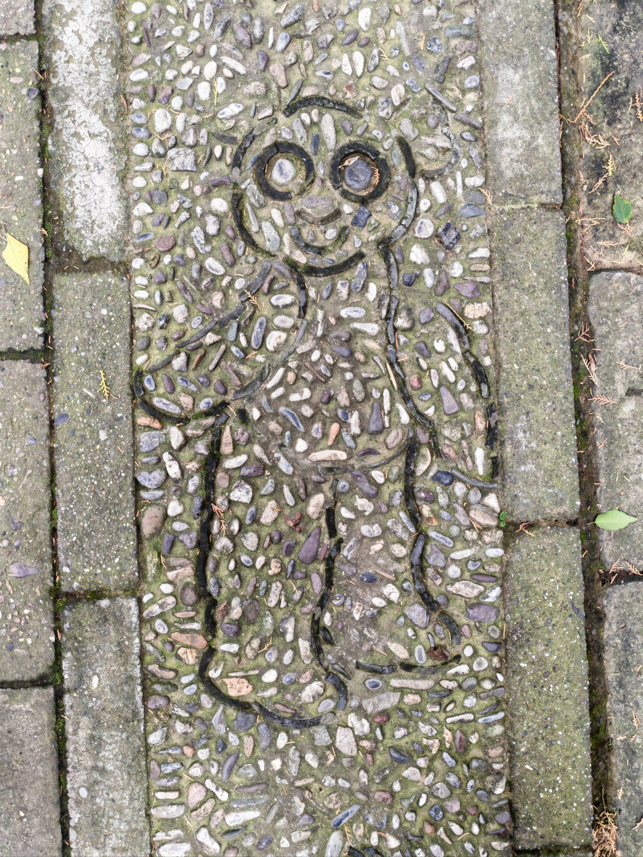 n看石子路太有意思了,都是不同的图案