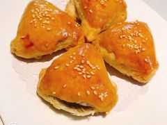 叉烧酥-皇朝会.经典传统粤菜(外滩店)