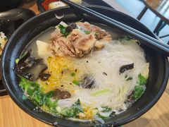 -小杨生煎(金山百联购物中心3楼店)