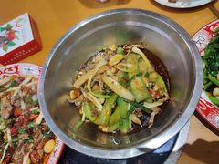 -郭婆婆疯子鸡·土货江湖菜馆