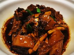 菌香萝卜牛腩煲-京参園海鲜餐厅