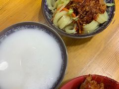 杏仁茶-吴大师呱呱面皮(育生巷店)