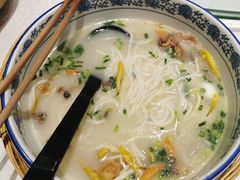 -老国贸云南传统过桥米线(滇池店)