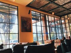 靠窗位-普兰达德国餐厅·德式脆皮烤猪肘·自酿啤酒(观唐店)