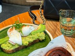 牛油果温泉蛋吐司-O'mills Sourdough Bakery&Bistro(永嘉路店)