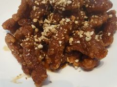 -阿瓦山寨·湘菜现炒·剁椒鱼头王(咸阳总店)