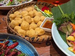 -老滇山寨•云南特色菜•地方菜•民族风情歌舞表演(金碧店)