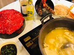 -鲜入围煮花胶鸡海鲜火锅