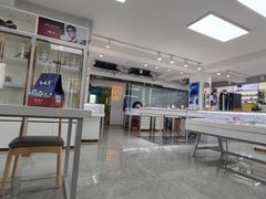 -潘多拉眼镜·蔡司依视路明月(潘家园店)