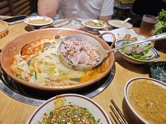 -洱火云南酸菜牛肉火锅(石景山当代商城店)