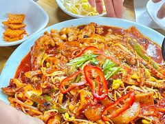 -亲昵春川鸡排(韩国美食街店)