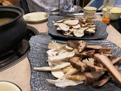 -蘑统田下·野生菌火锅
