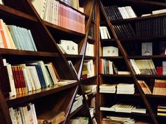 -钟书阁(松江泰晤士小镇店)