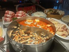 -尚尚仙·酸汤猪手·猪肚鸡火锅(华联万柳购物中心店)