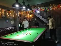-红河谷晴天别墅轰趴馆