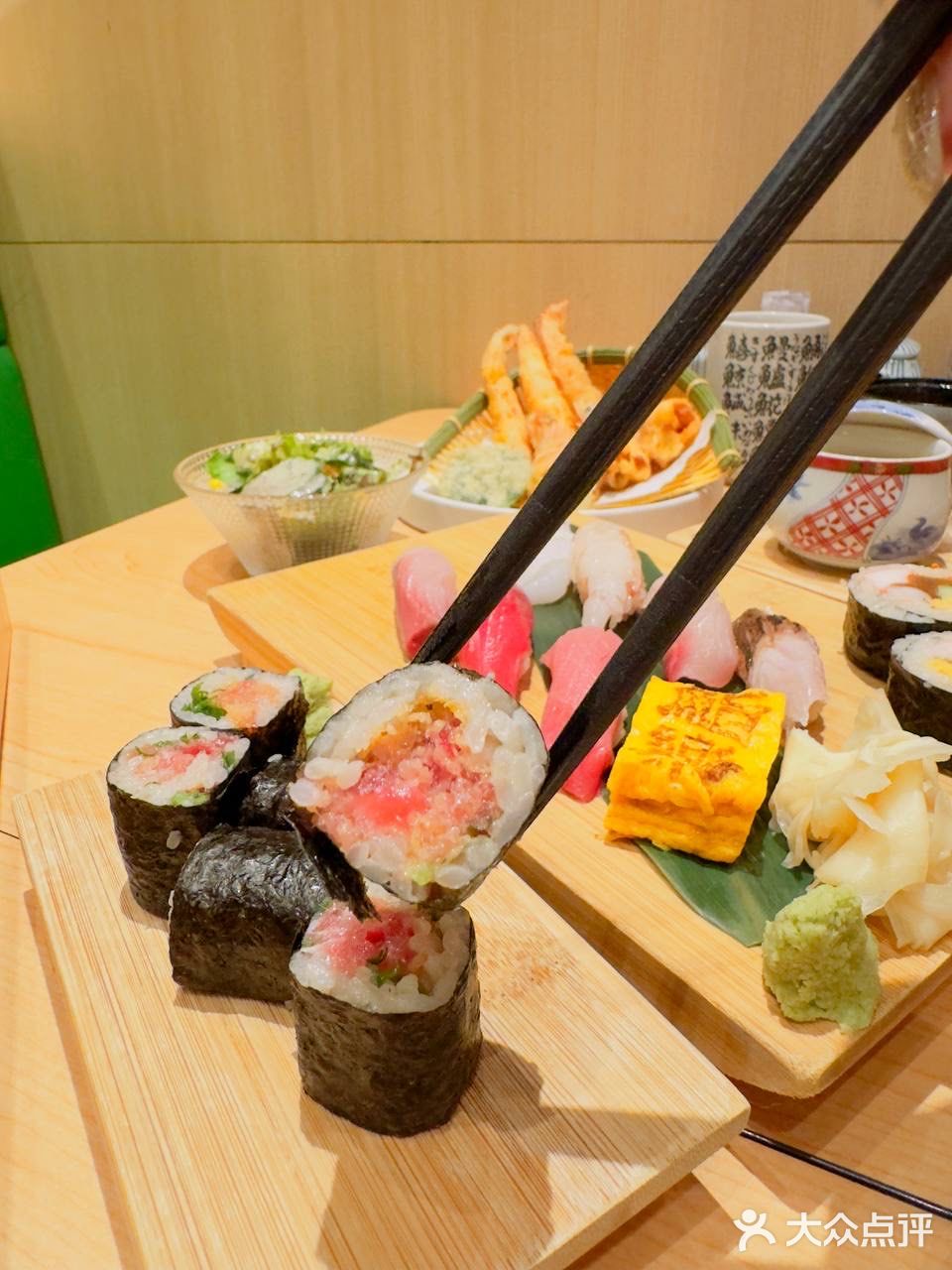 探索日式美食天堂，鮨乐等你品鉴！