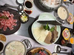 -红鼎豆捞·非遗鲍皇汤火锅(宝丰路店)