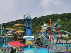 -平湖九龙山乐满地水上乐园