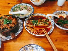 -杨三孃跷脚牛肉(西外棕榈岛店)