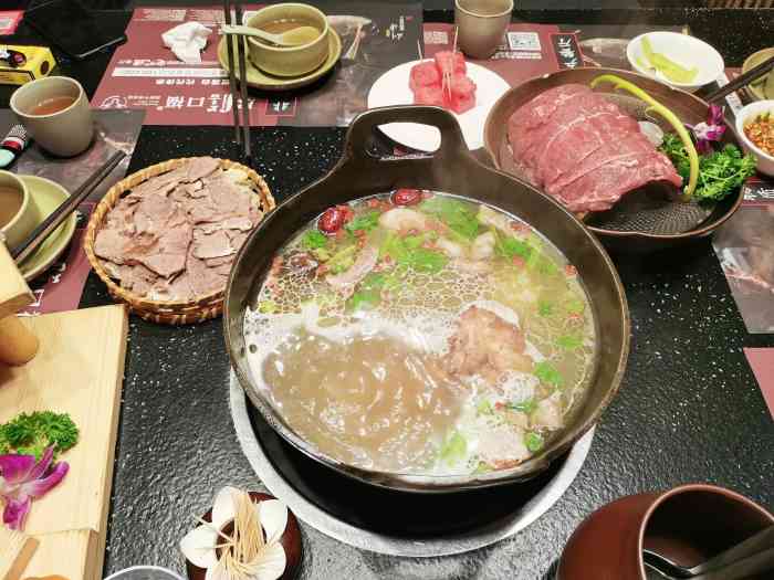 尽膳口福跷脚牛肉火锅(科华北路店)-"周六和朋友吃散伙饭找了这家之前