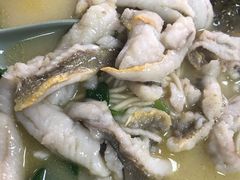 招牌黄鱼面-明呈黄鱼面馆(斜土路店)