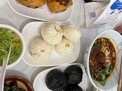 -李与白包子铺(桐梓林店)
