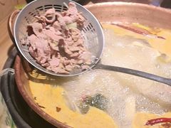 -洱火云南酸菜牛肉火锅(石景山当代商城店)