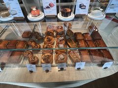 -VERIE BAKEHOUSE