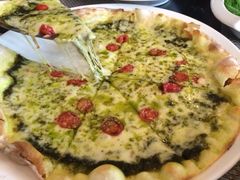 罗勒松子酱匹萨-BONAZZA 意大利餐厅