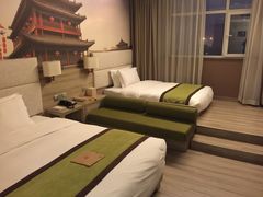 -西安大雁塔科技大学地铁站亚朵酒店