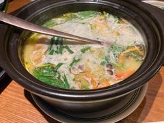 -云海肴·汽锅鸡·云南菜(天山百盛优客店)