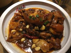 老家盐菜烧猪脚-渔乡米香·剁椒鱼头(四方坪店)