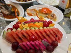 -黄浦江游览十六铺3号码头网红自助餐