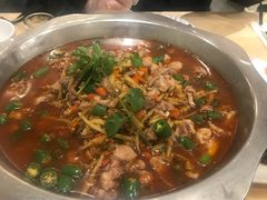 -兔行天下-鸿鹤鲜锅兔(中海国际店)