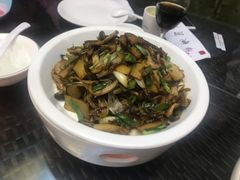 -老街坊美食汇(玉兰大街店)