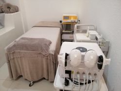 -丽锦汇LA LIZZ丽秩·科技美肤