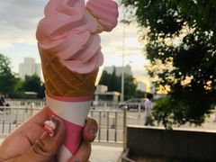-麦当劳(展览路店)